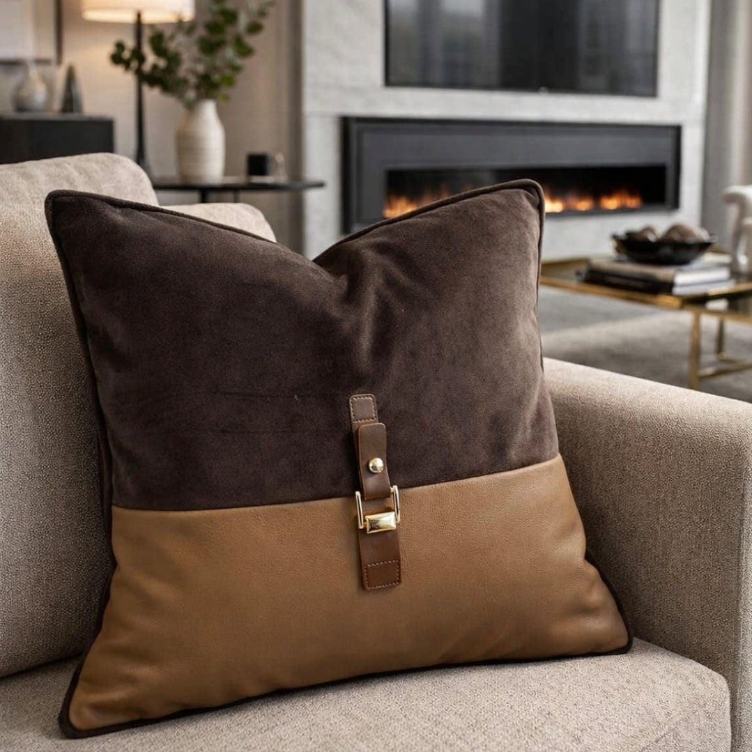 Paul Moneypenny Buckleup - Choc